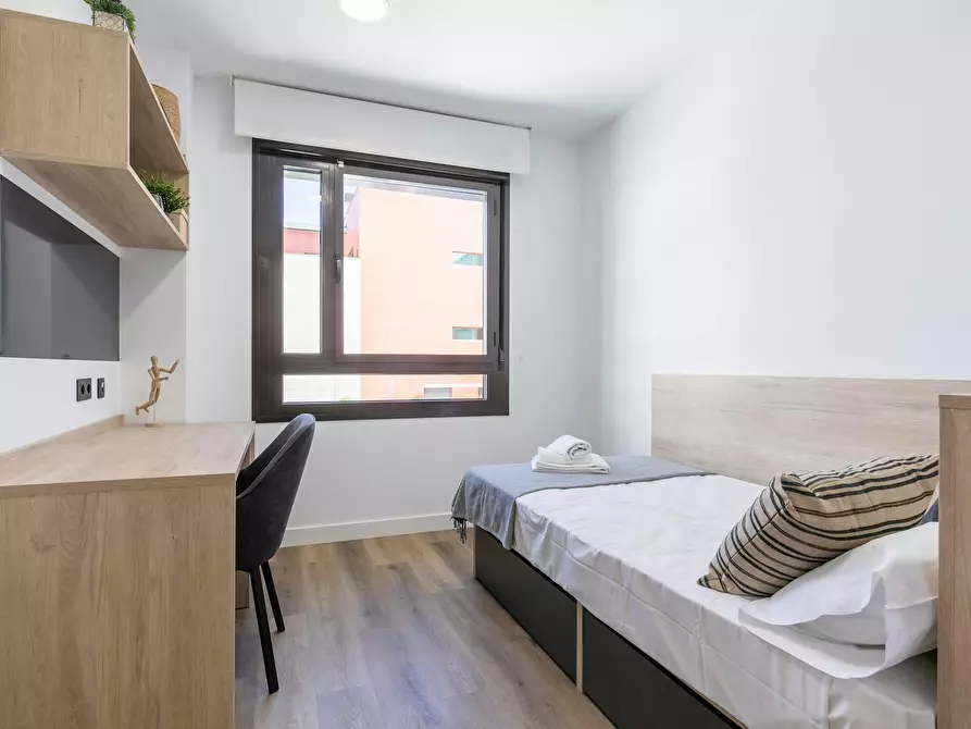 Immagine 1 di Camera in affitto  in Calle de Manuel Tovar a Madrid