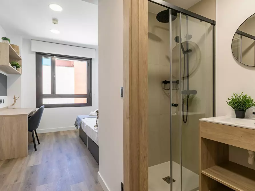 Immagine 10 di Camera in affitto  in Calle de Manuel Tovar a Madrid