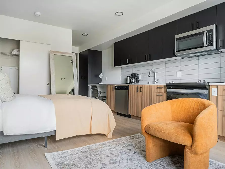 Immagine 3 di Appartamento in affitto  in Midvale Avenue North a Messina