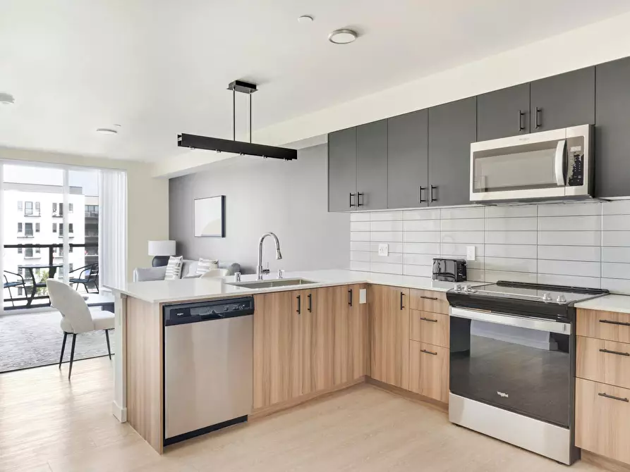 Immagine 8 di Appartamento in affitto  in Midvale Avenue North a Messina