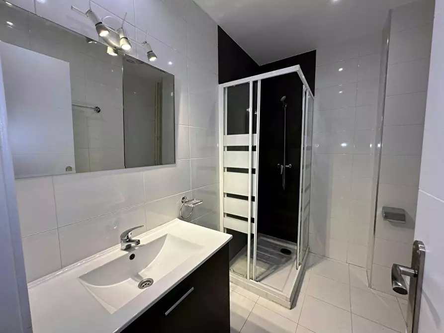 Immagine 10 di Camera in affitto  in Paseo de Santa María de la Cabeza a Madrid