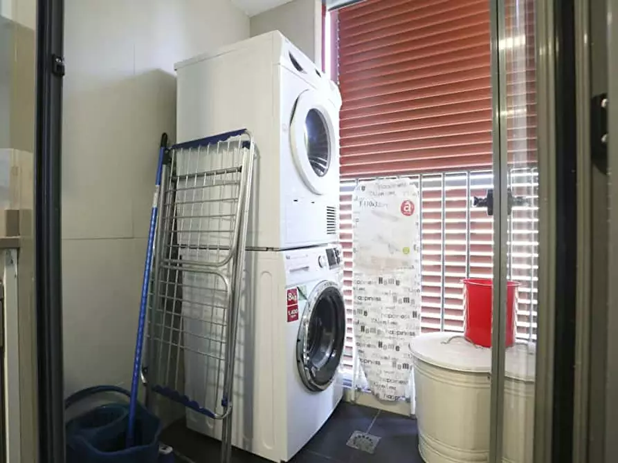 Immagine 8 di Camera in affitto  in Calle de Mira el Sol a Madrid