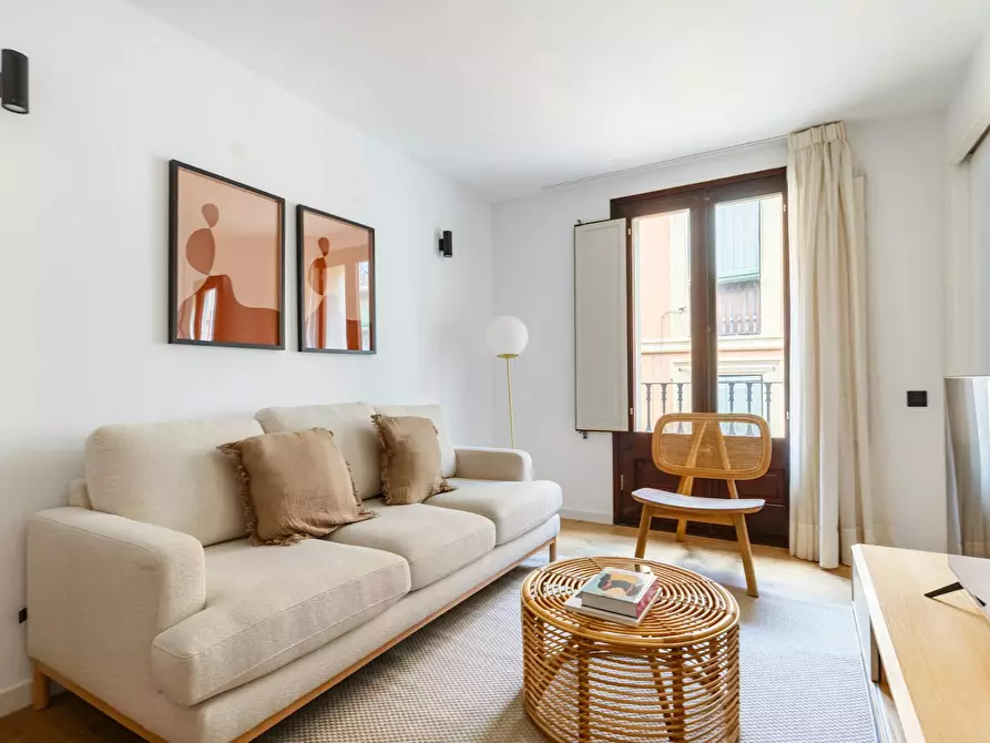 Immagine 1 di Appartamento in affitto  in Carrer del Notariat a Barcelona