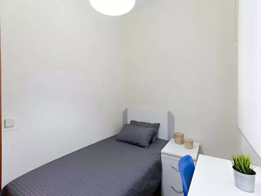 Immagine 2 di Camera in affitto  in Calle de Andrés Mellado a Madrid