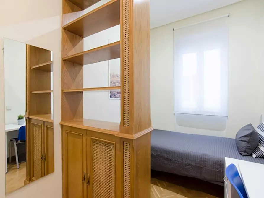 Immagine 2 di Camera in affitto  in Calle de Andrés Mellado a Madrid