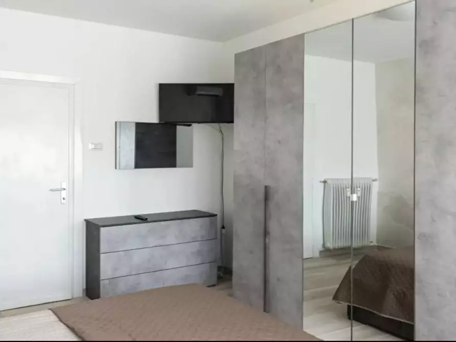 Immagine 6 di Appartamento in affitto  in Via Statilio Ottato a Roma