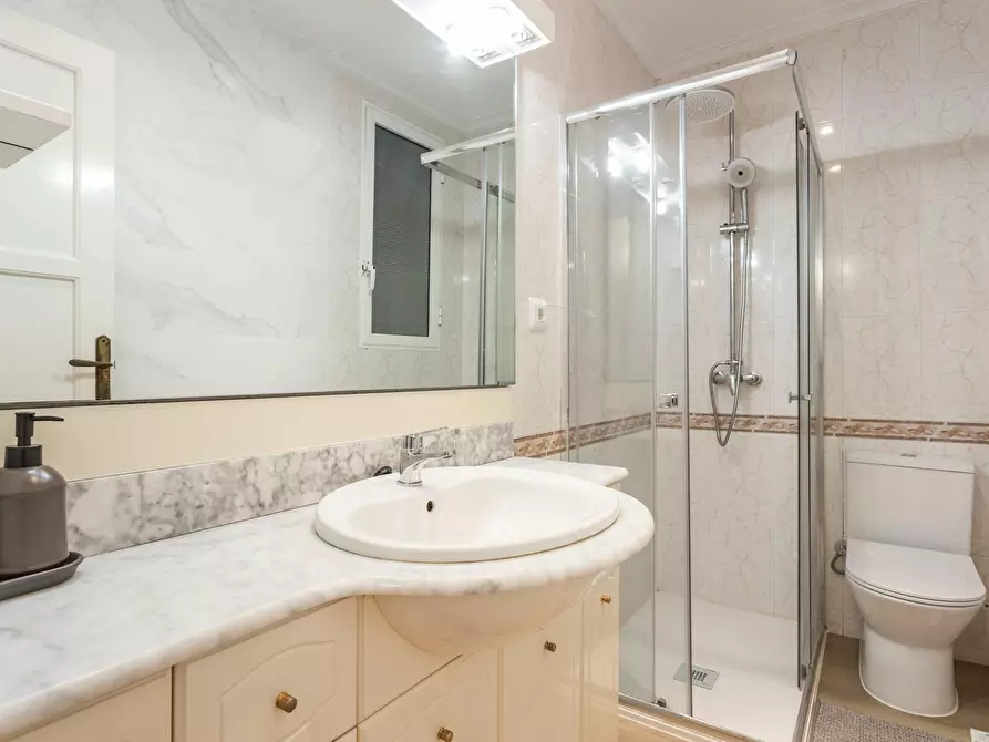 Immagine 4 di Camera in affitto  in Calle José Gutiérrez Petén a Alicante/Alacant