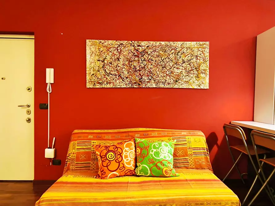 Immagine 4 di Appartamento in affitto  in Via Desenzano a Milano