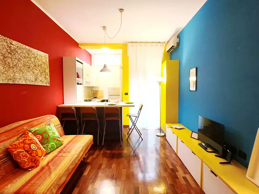 Immagine 1 di Appartamento in affitto  in Via Desenzano a Milano