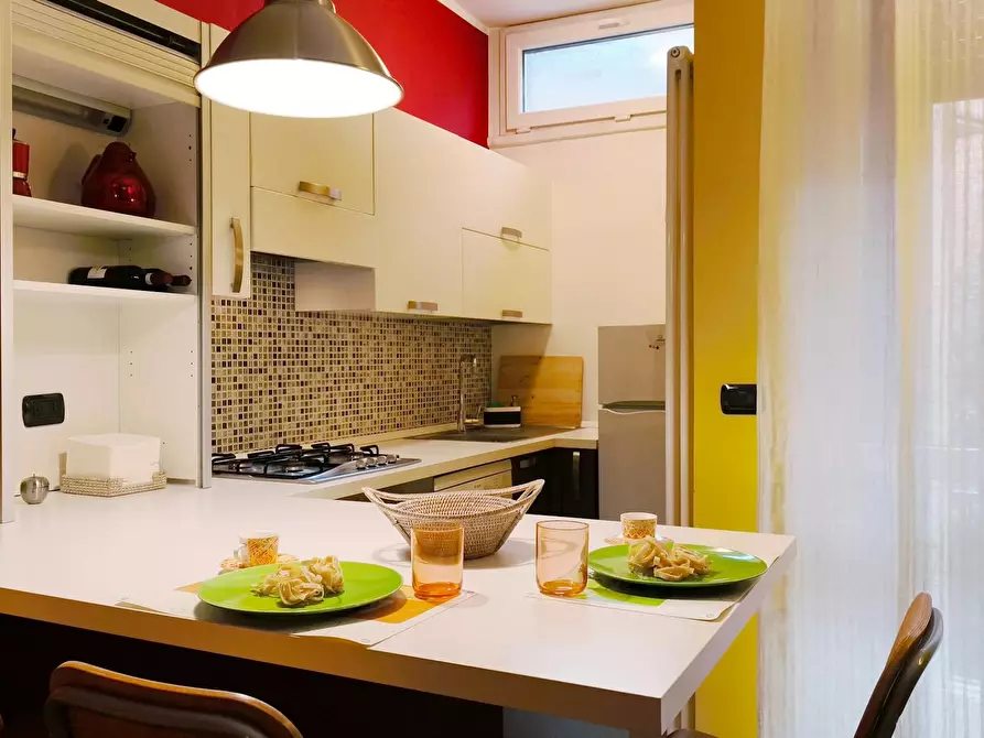 Immagine 2 di Appartamento in affitto  in Via Desenzano a Milano