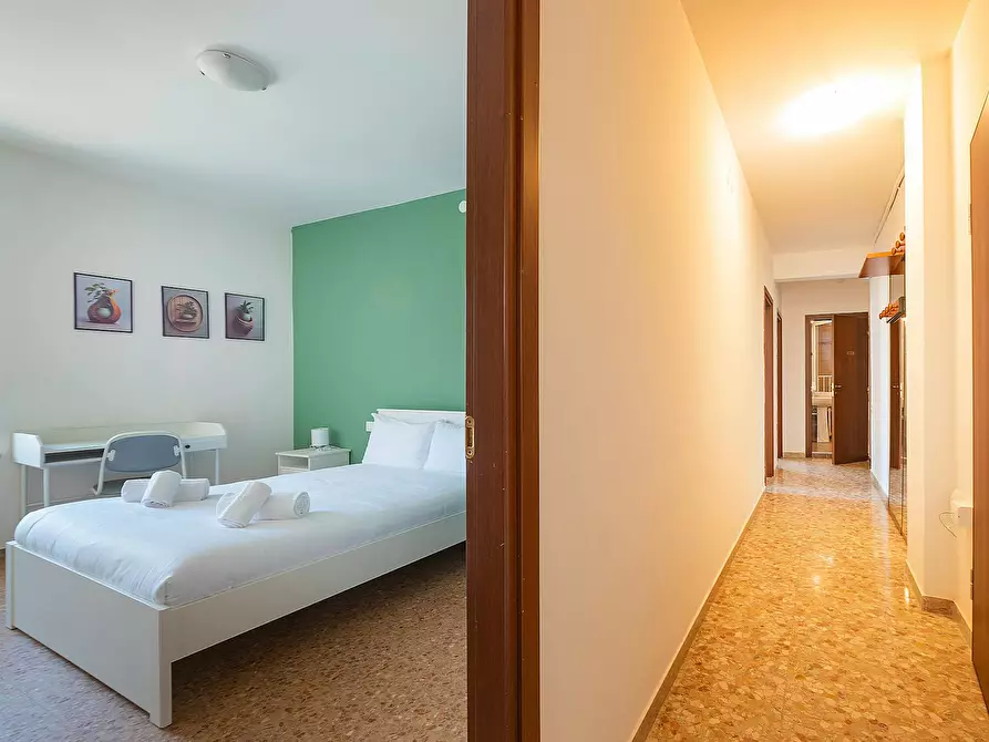 Immagine 3 di Camera in affitto  in Via Venti Settembre a Verona