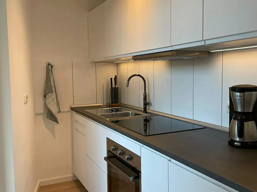 Immagine 6 di Appartamento in affitto  in Goethestraße a Düsseldorf