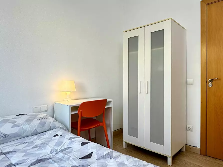 Immagine 2 di Camera in affitto  in Carrer de Sor Eulàlia d'Anzizu a Barcelona