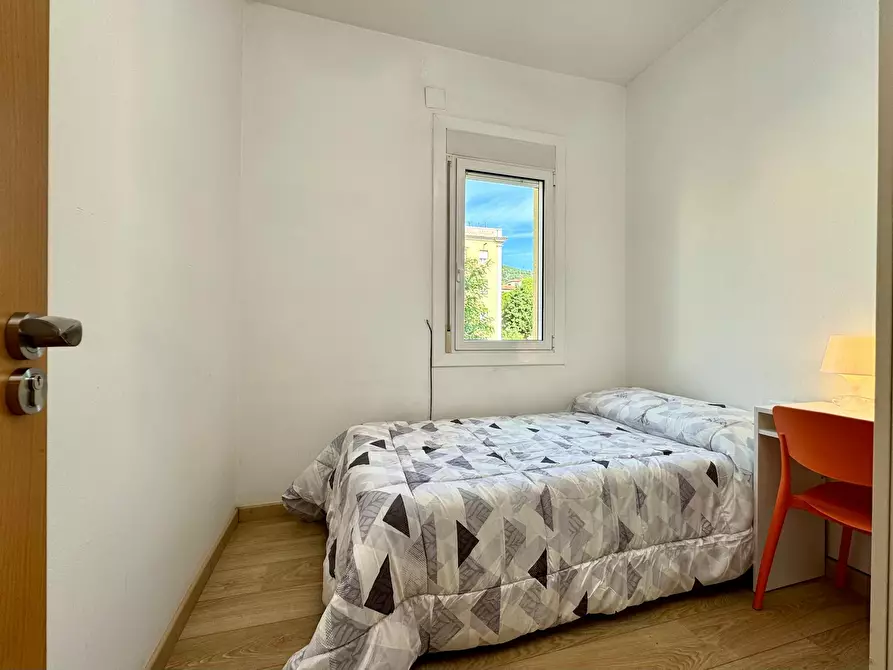 Immagine 1 di Camera in affitto  in Carrer de Sor Eulàlia d'Anzizu a Barcelona