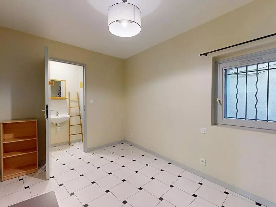 Immagine 10 di Appartamento in affitto  in Rue du Temple a Nîmes