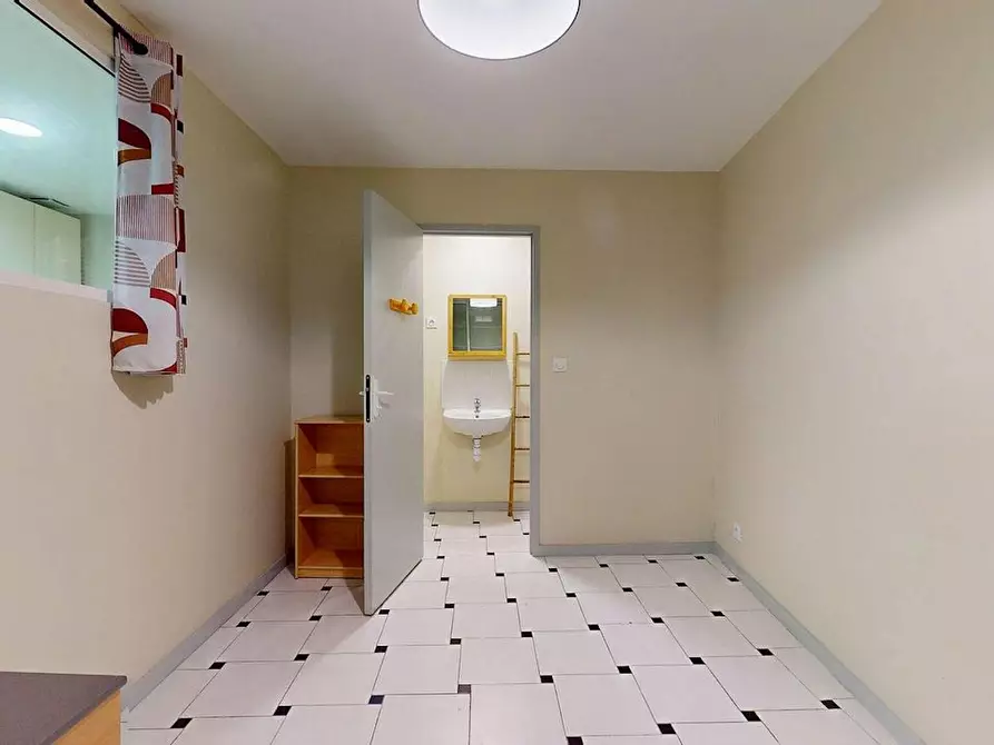 Immagine 8 di Appartamento in affitto  in Rue du Temple a Nîmes