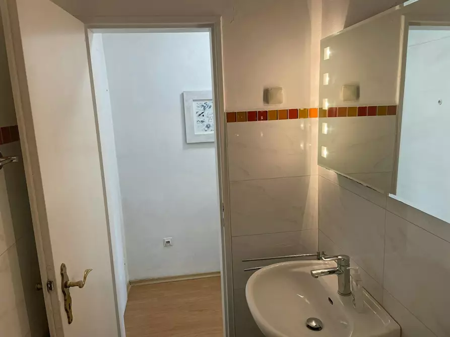 Immagine 3 di Appartamento in affitto  in Cranachstraße a Düsseldorf