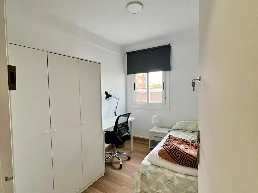 Immagine 1 di Camera in affitto  in Calle Colonia Santa Isabel a Sant Vicent Del Raspeig