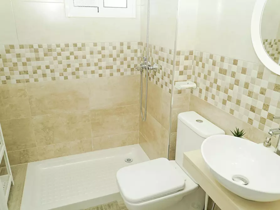 Immagine 8 di Camera in affitto  in Avenida José Ortega y Gasset a Malaga