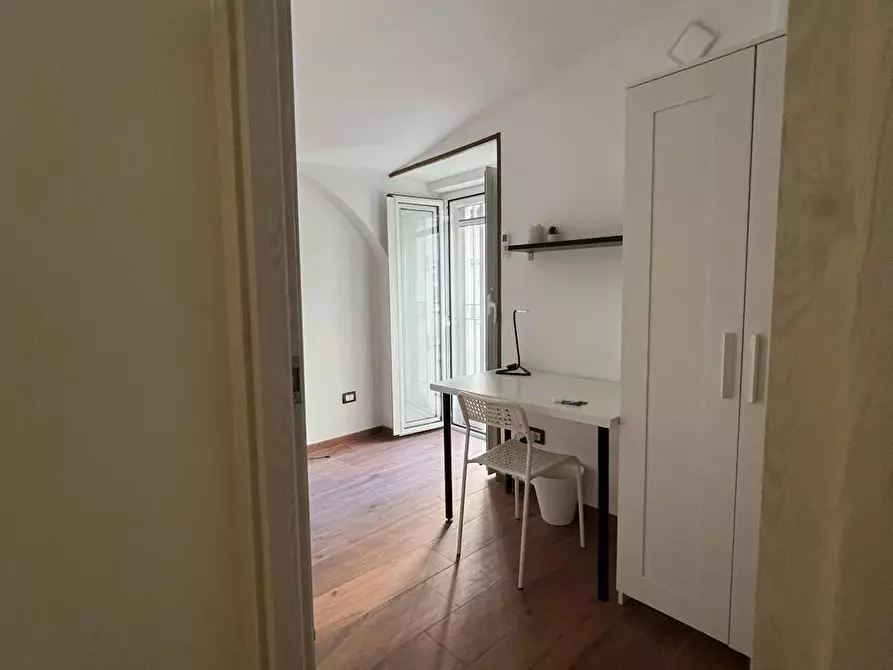 Immagine 2 di Camera in affitto  in Vico Santa Maria della Purità a Napoli