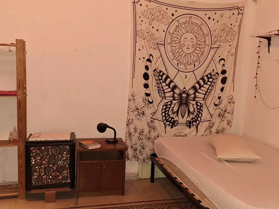 Immagine 6 di Camera in affitto  in Via Atri a Napoli