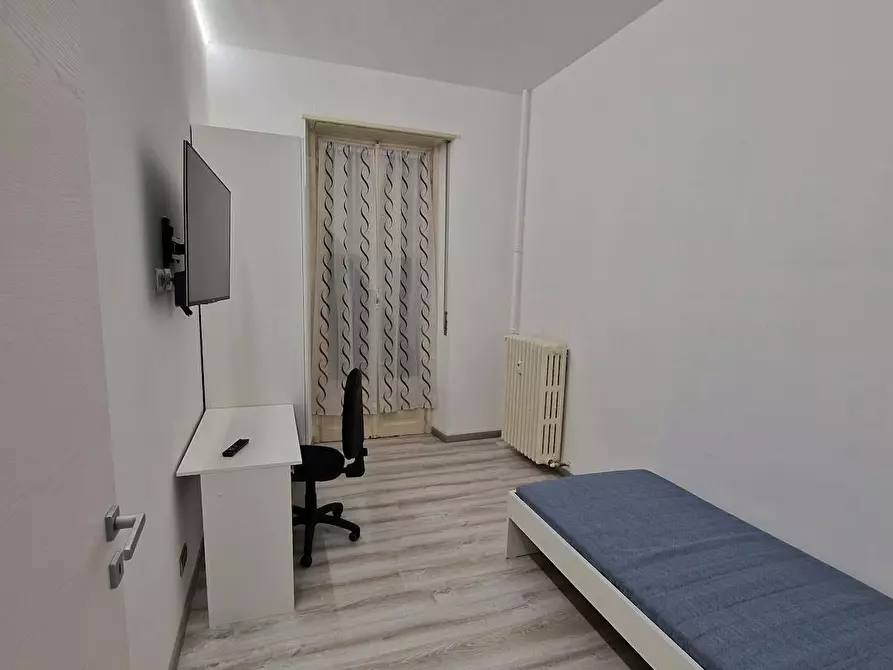 Immagine 1 di Camera in affitto  in Via Pesaro a Torino