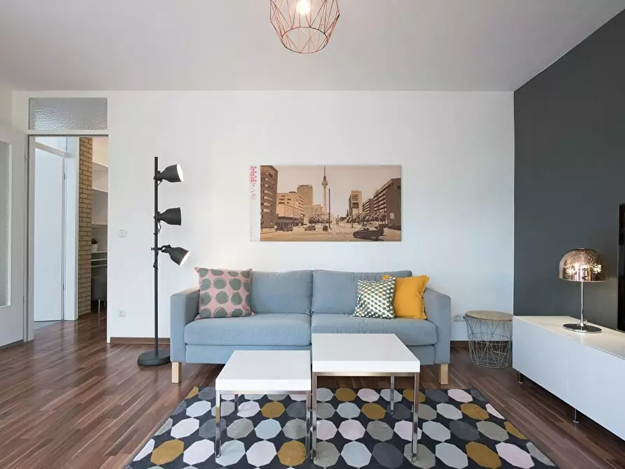 Immagine 4 di Appartamento in affitto  in Krachtstraße a Berlin Friedrichshain