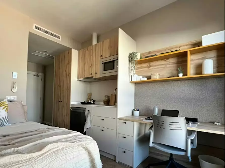 Immagine 2 di Appartamento in affitto  in Avinguda del Port a Valencia