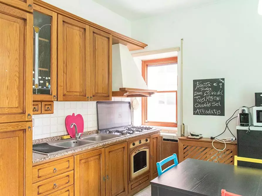 Immagine 5 di Camera in affitto  in Via Quirino Majorana a Roma