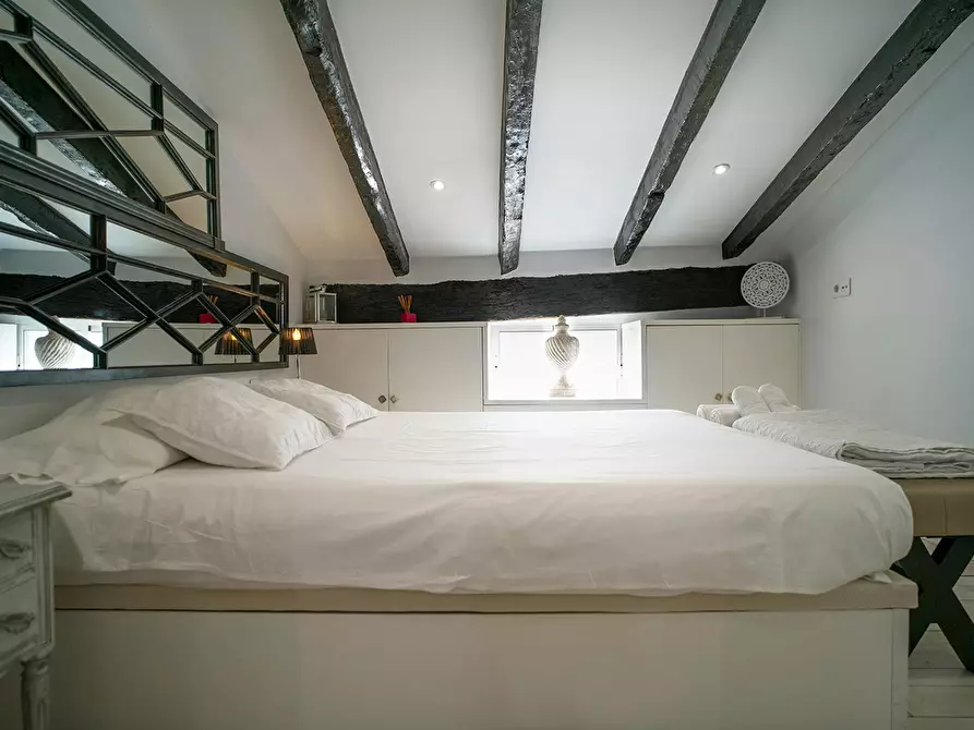 Immagine 6 di Appartamento in affitto  in Carrer de Pelai a Valencia