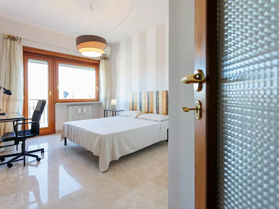 Immagine 5 di Camera in affitto  in Via Padre Semeria a Roma