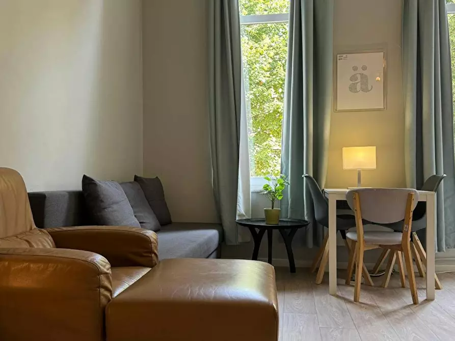 Immagine 1 di Appartamento in affitto  in Rue Souveraine a Ixelles