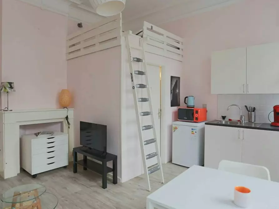 Immagine 9 di Appartamento in affitto  in Rue Souveraine a Ixelles
