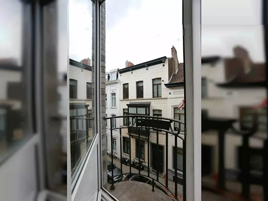 Immagine 6 di Appartamento in affitto  in Rue Souveraine a Ixelles