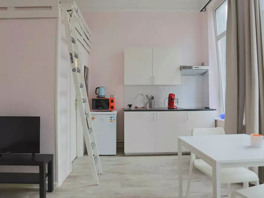 Immagine 8 di Appartamento in affitto  in Rue Souveraine a Ixelles