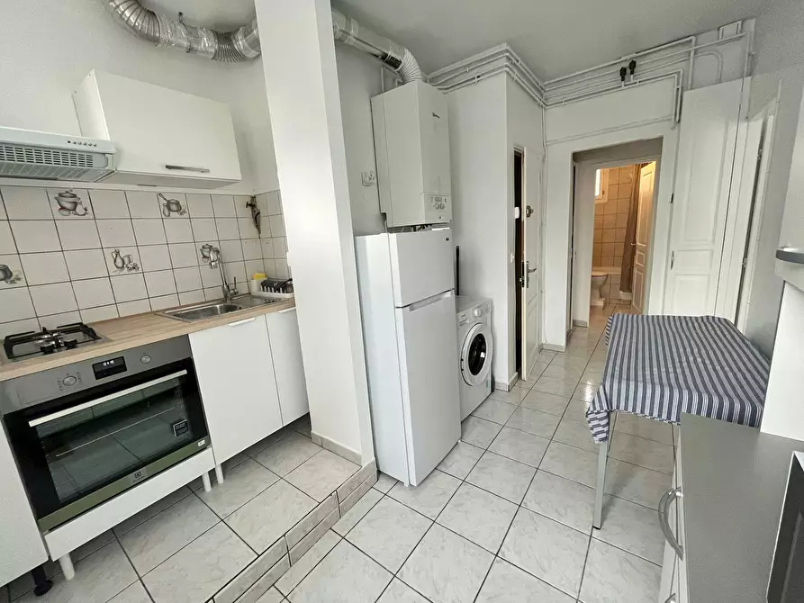 Immagine 3 di Appartamento in affitto  in Rue Eugène Caron a Courbevoie
