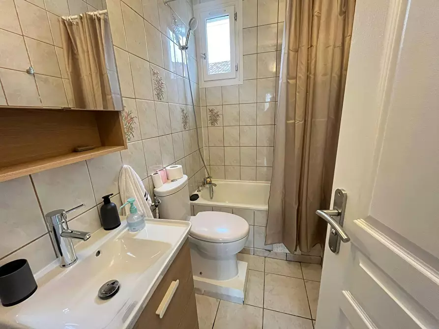 Immagine 7 di Appartamento in affitto  in Rue Eugène Caron a Courbevoie