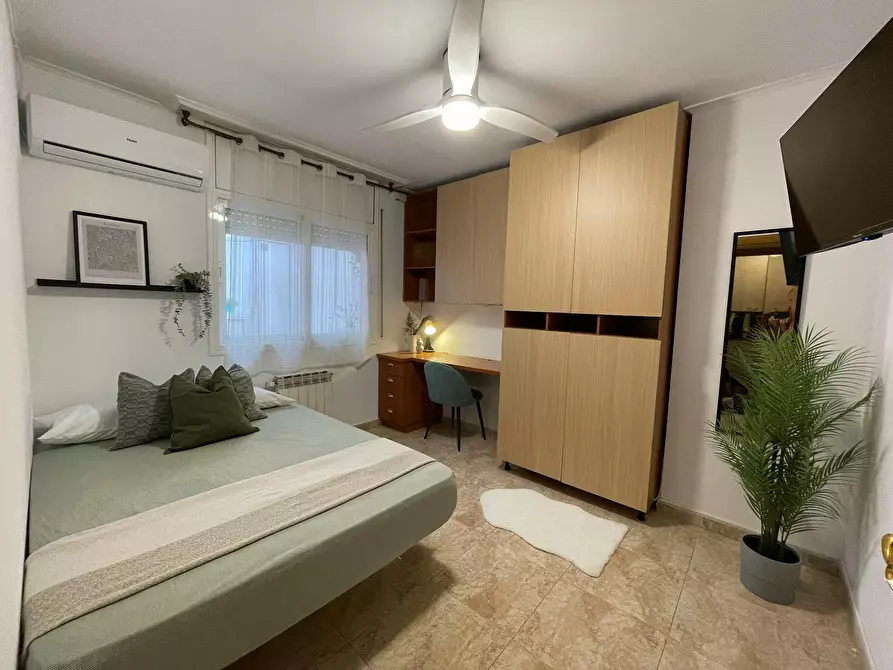 Immagine 2 di Camera in affitto  in Carrer d'Andorra a Hospitalet De Llobregat, L'