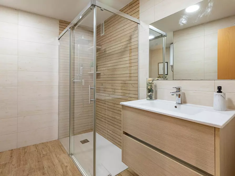 Immagine 6 di Appartamento in affitto  in Carrer del Mar a Valencia