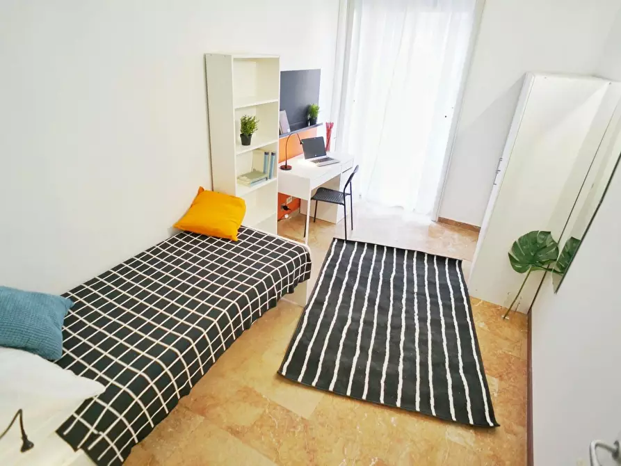 Immagine 2 di Camera in affitto  in Via Filippo Corridoni a Milano