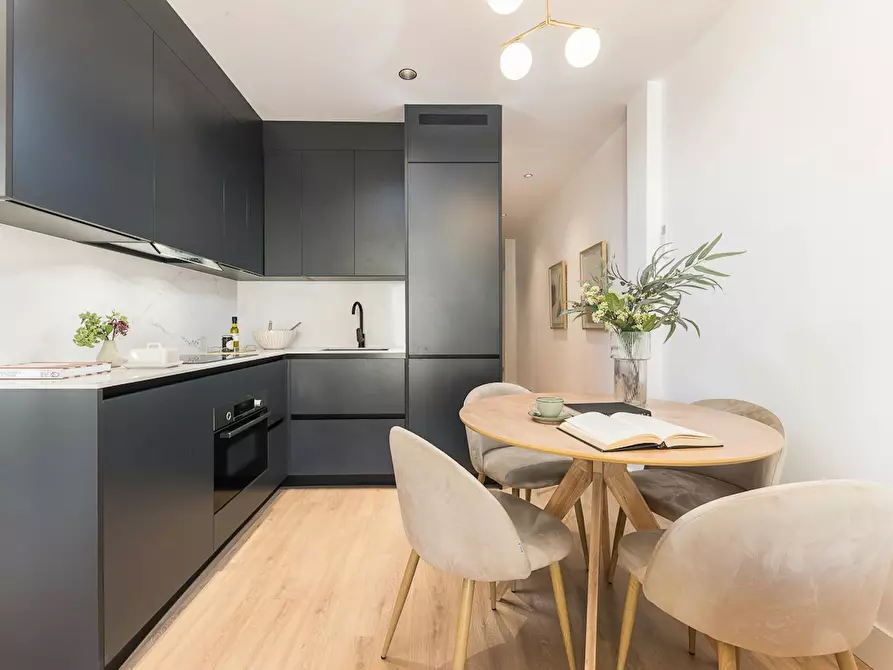 Immagine 7 di Appartamento in affitto  in Calle de Martín de los Heros a Madrid