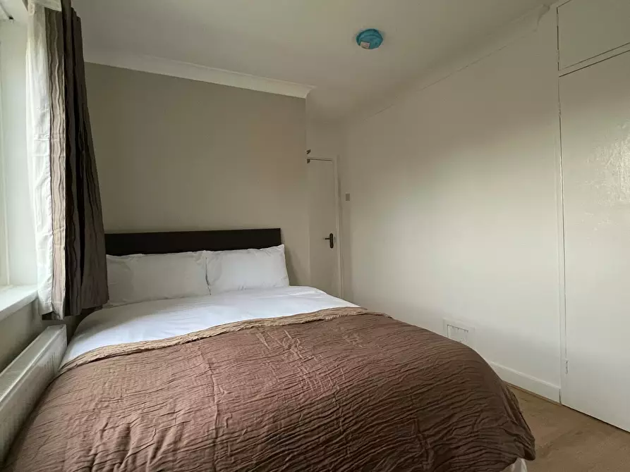 Immagine 6 di Casa indipendente in affitto  in Holburne Road a Greenwich