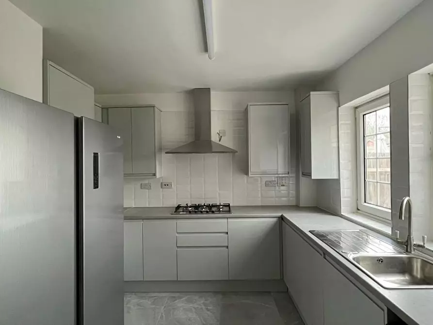 Immagine 1 di Casa indipendente in affitto  in Holburne Road a Greenwich