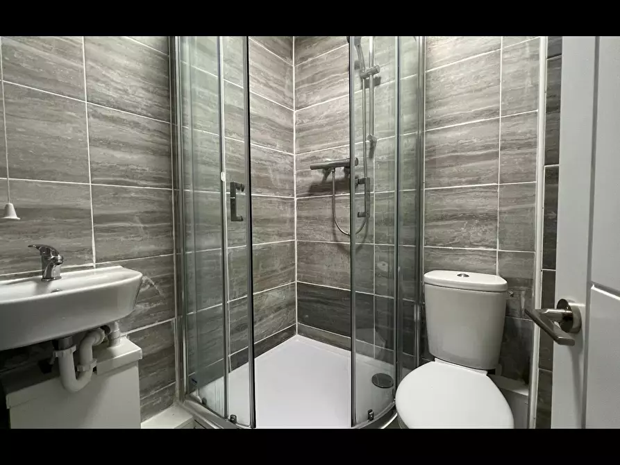 Immagine 10 di Casa indipendente in affitto  in Holburne Road a Greenwich