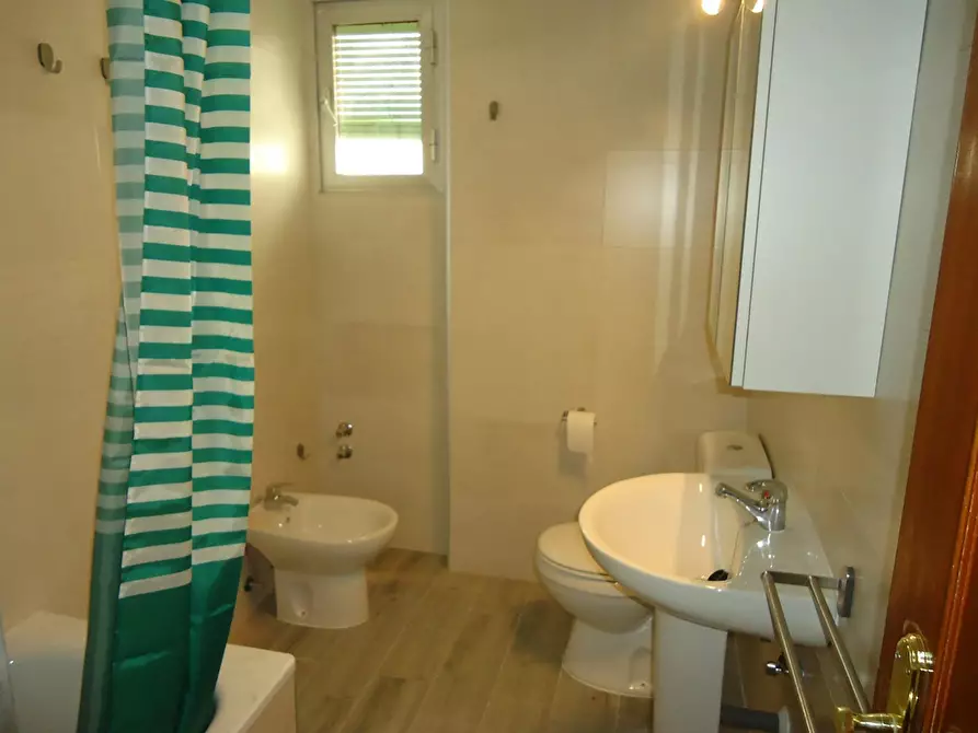 Immagine 9 di Camera in affitto  in Calle Diego Serrano a Golondrina, La (Cordoba)