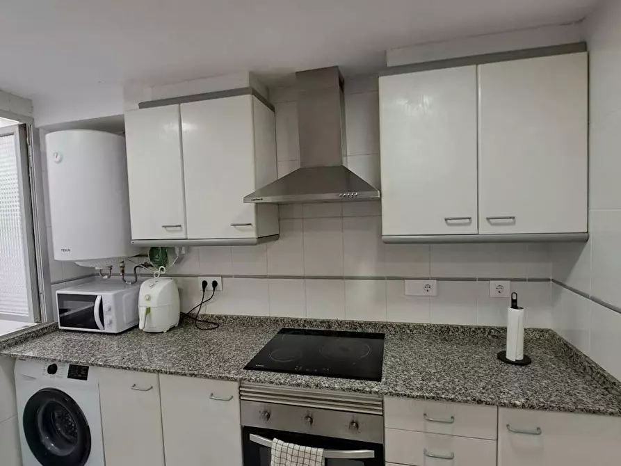 Immagine 10 di Camera in affitto  in Avinguda del Primat Reig a Valencia