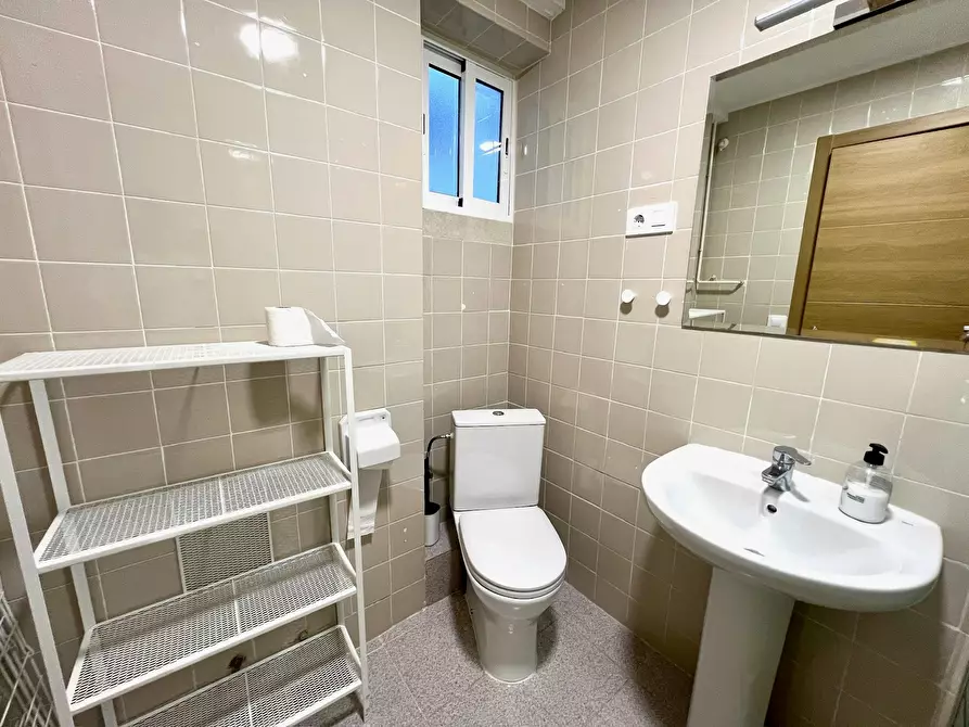 Immagine 6 di Camera in affitto  in Avinguda del Primat Reig a Valencia