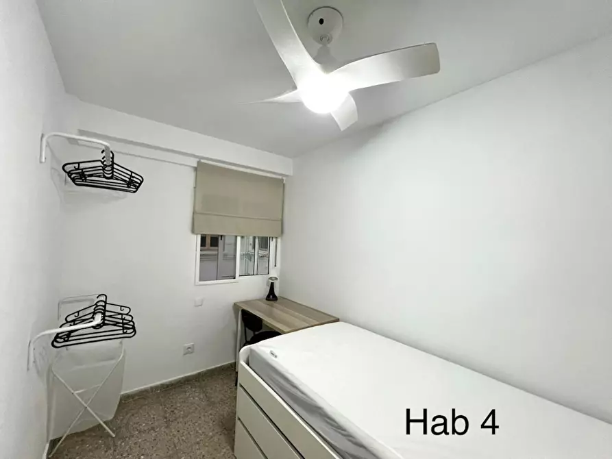 Immagine 3 di Camera in affitto  in Avinguda del Primat Reig a Valencia