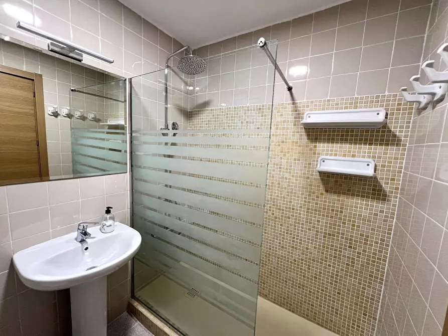 Immagine 5 di Camera in affitto  in Avinguda del Primat Reig a Valencia