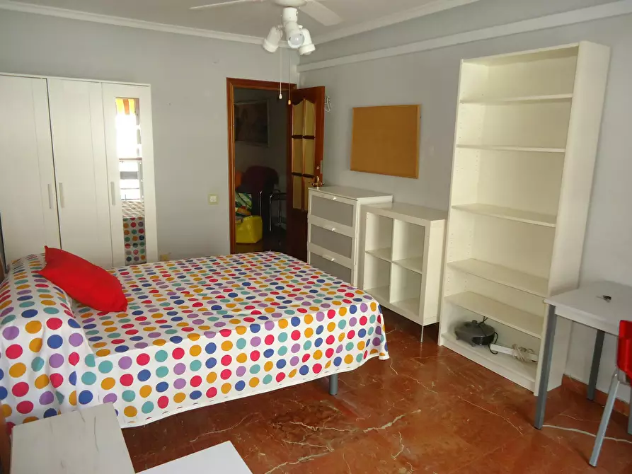 Immagine 5 di Camera in affitto  in Calle de Damasco a Cordoba